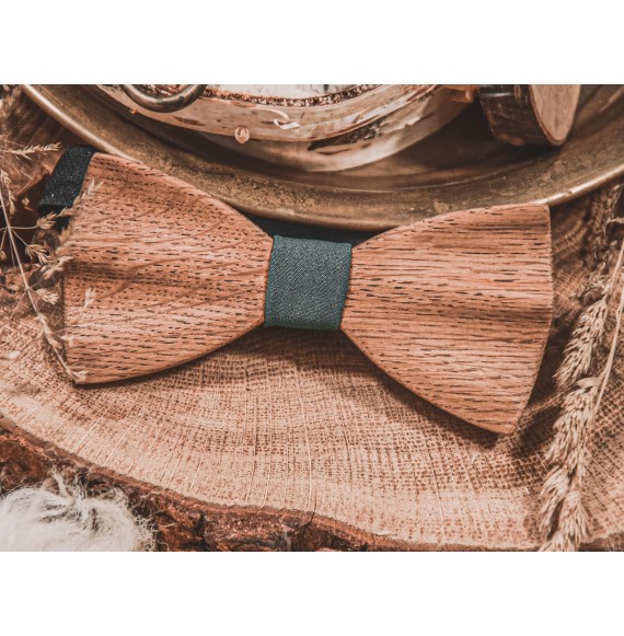 Hand-carved wooden bow tie NATURAL OAK